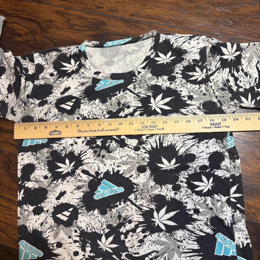 Adidas tshirt approximately size large - Picture 3 of 5